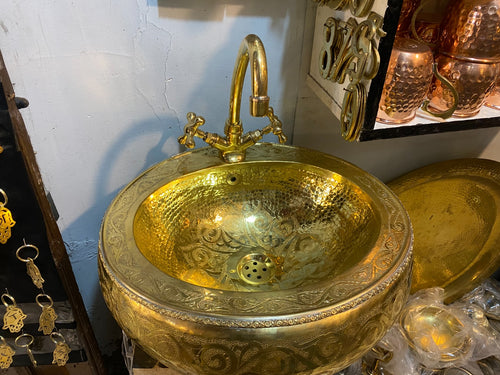Custom Hammered Brass Sink – Vintage Bathroom Vessel with Antique Finish